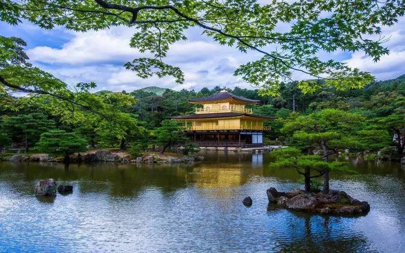 日本的大氣污染防治是典型的先污染后治理案例，并取得煥然一新的成效
